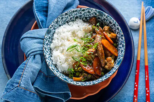 Picadinho oriental com couve-flor