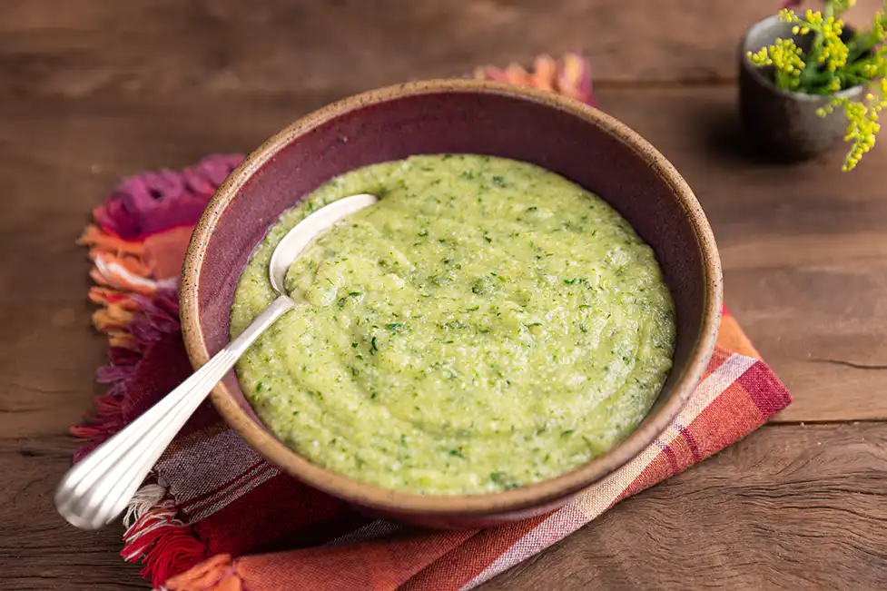 Polenta mole com espinafre