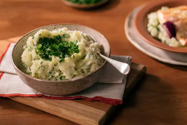 Purê de batata com azeite e cebolinha