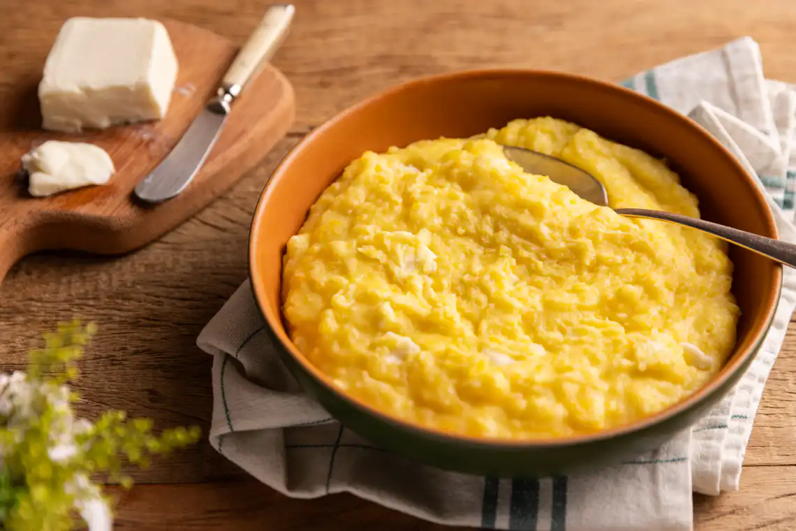 Purê de mandioquinha com requeijão de corte