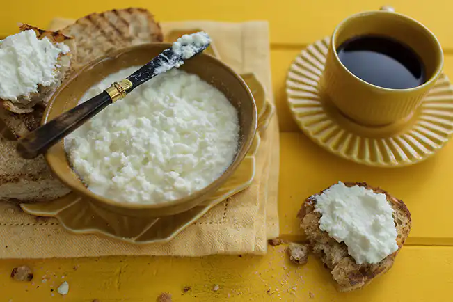 Queijo cottage caseiro