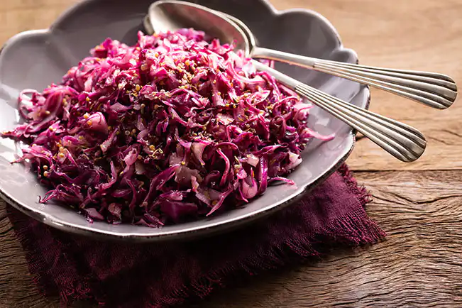 Repolho macerado com cominho e mostarda