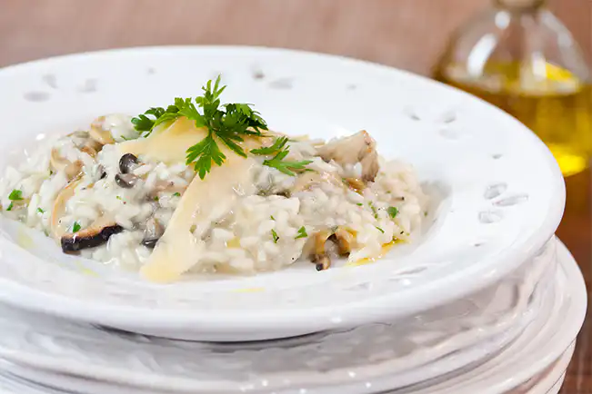 Risoto de cogumelos com salsinha