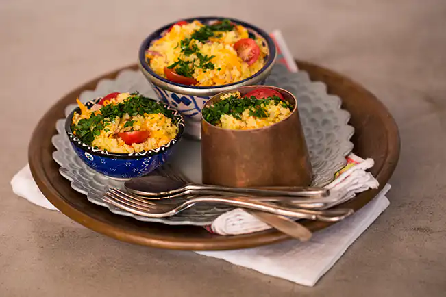 Salada de cuscuz marroquino com legumes