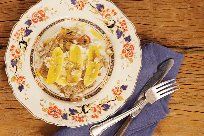 Tartine doce de ricota com banana